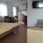 Ivana דירה אומאג